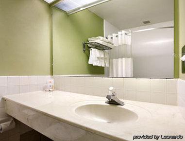 Howard Johnson Inn Fargo Nd Extérieur photo